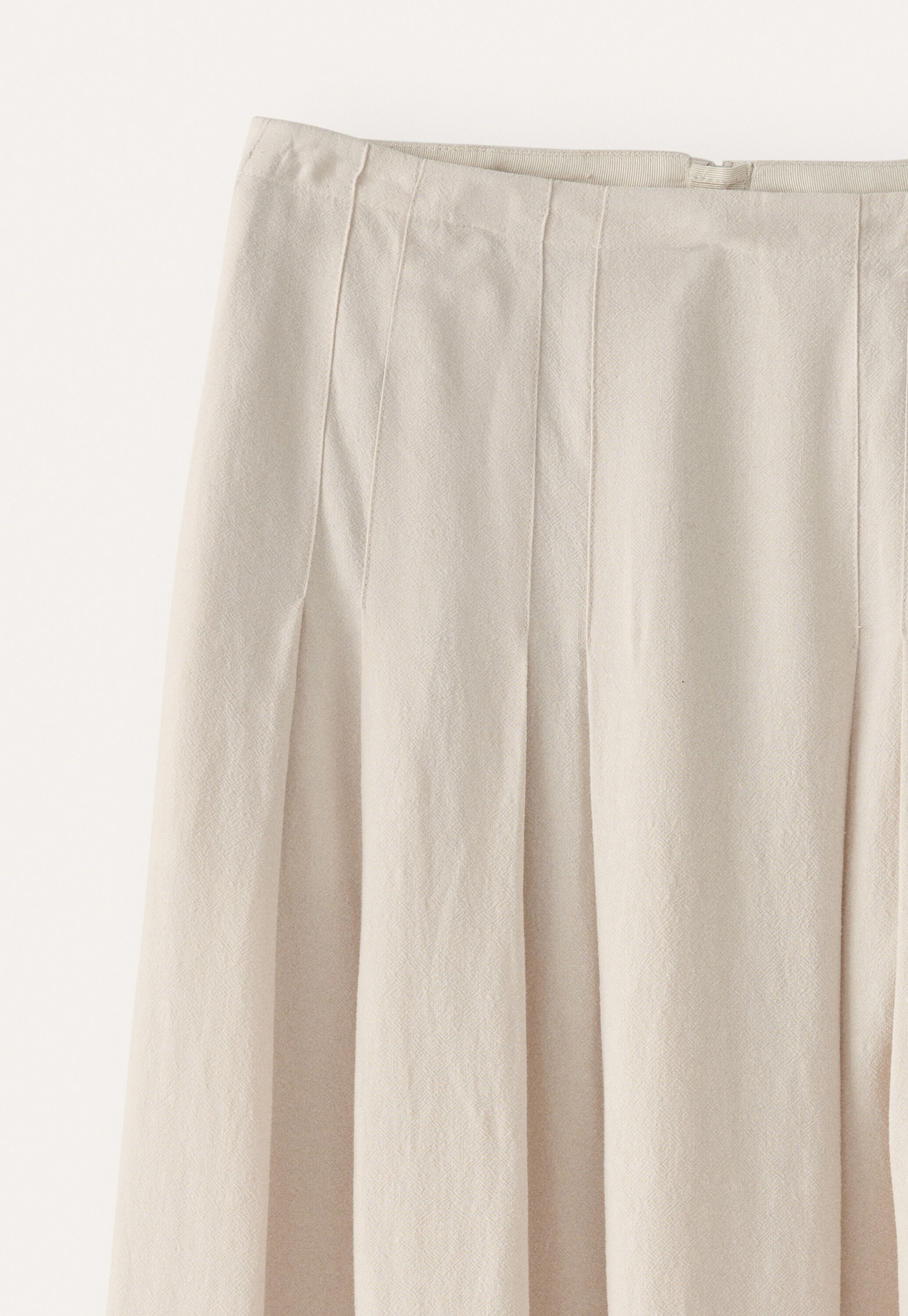 Long pleated skirt