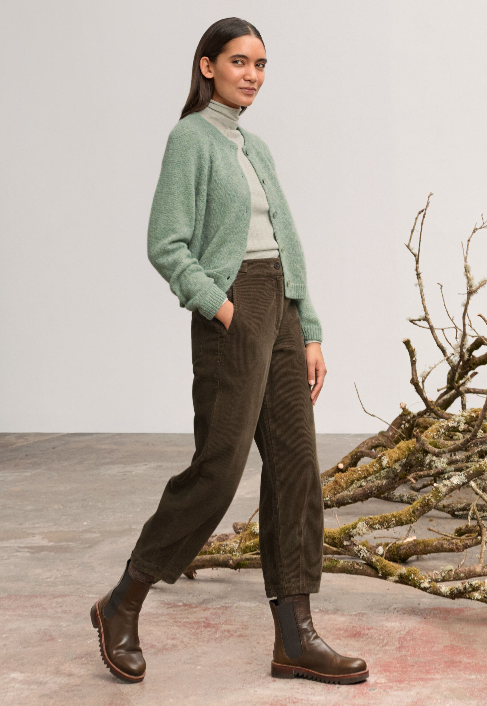 Cropped tapered-leg trousers