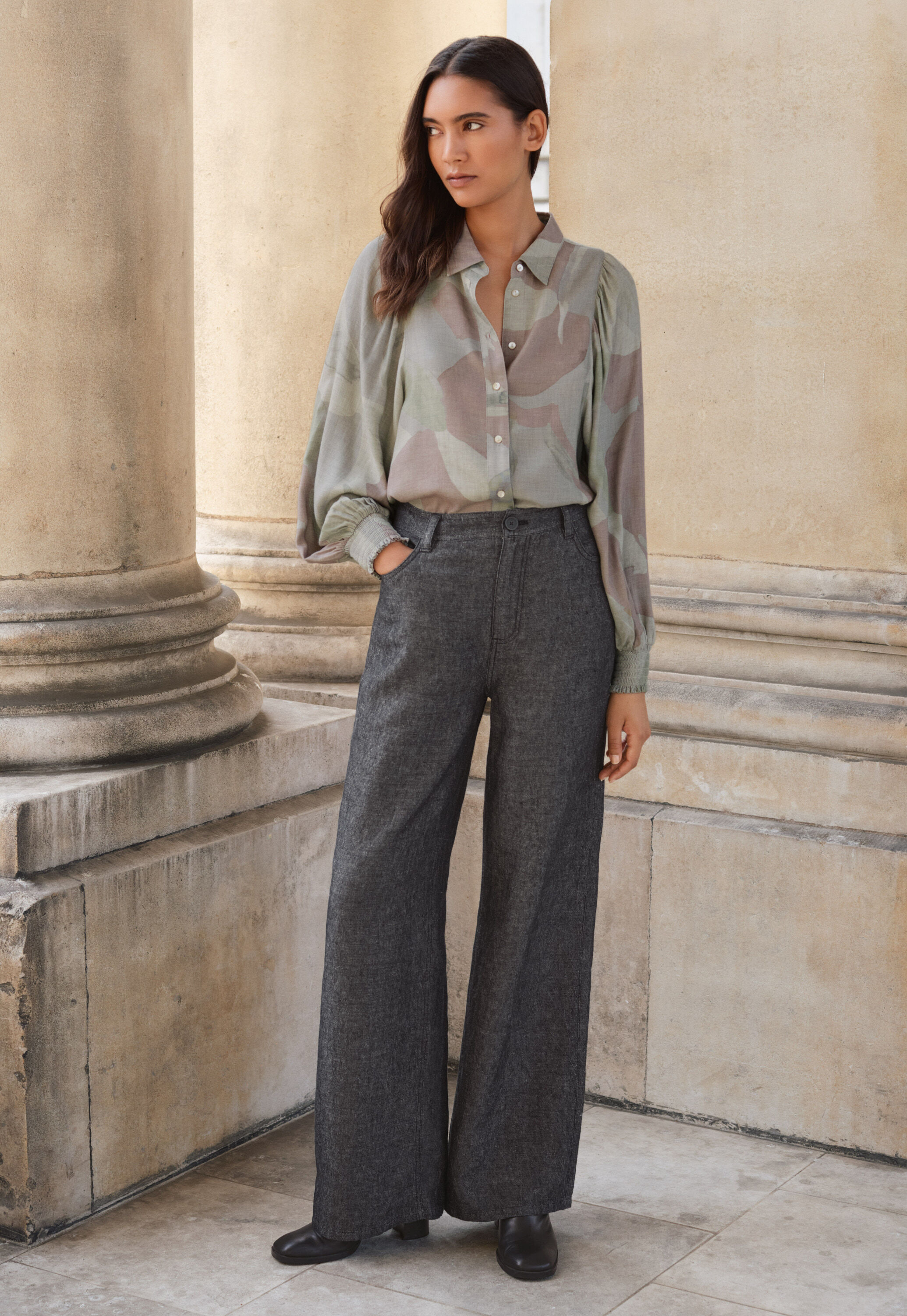 Wide & straight leg trousers, Monochrome, large