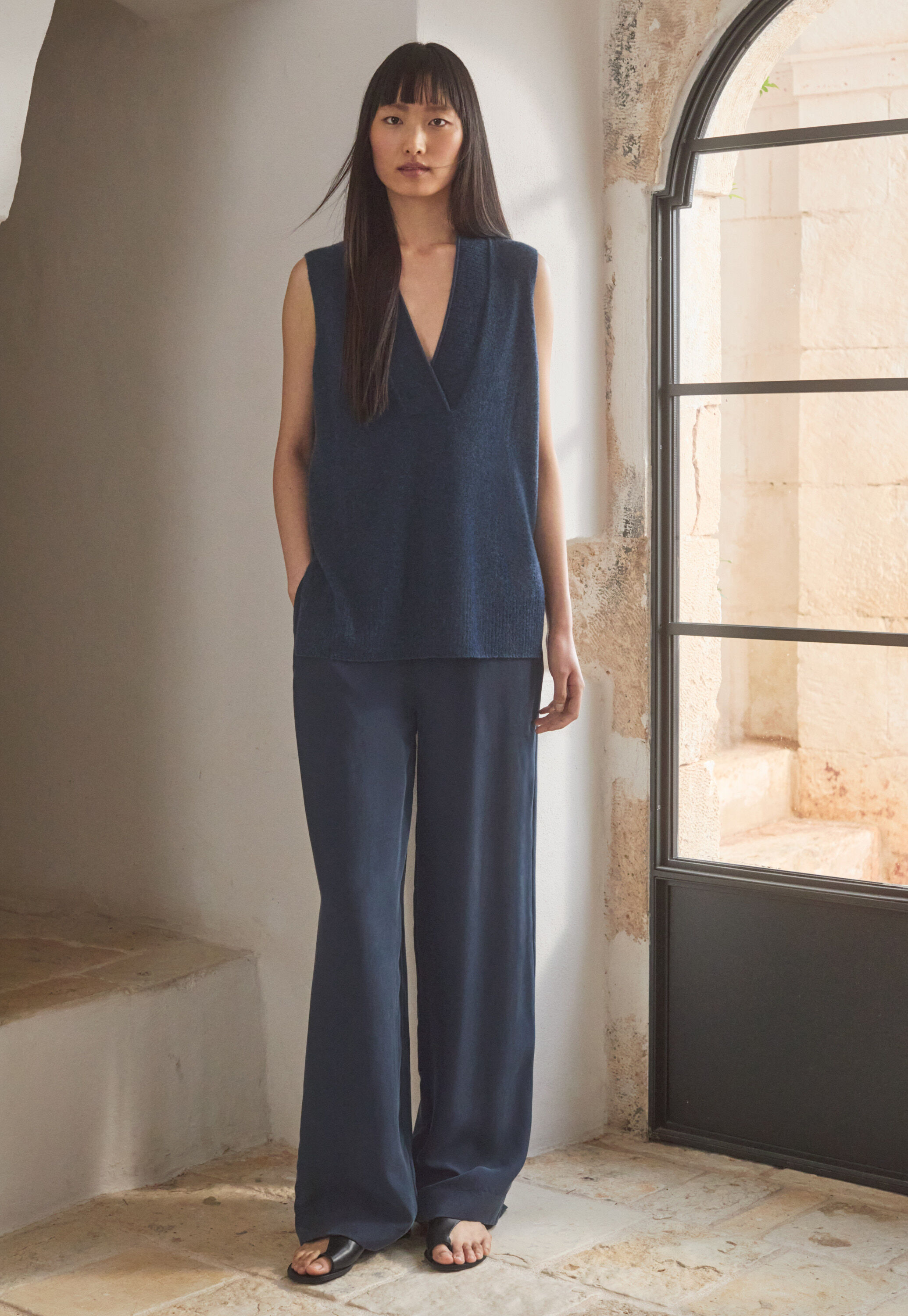 Wide-leg drawstring trousers