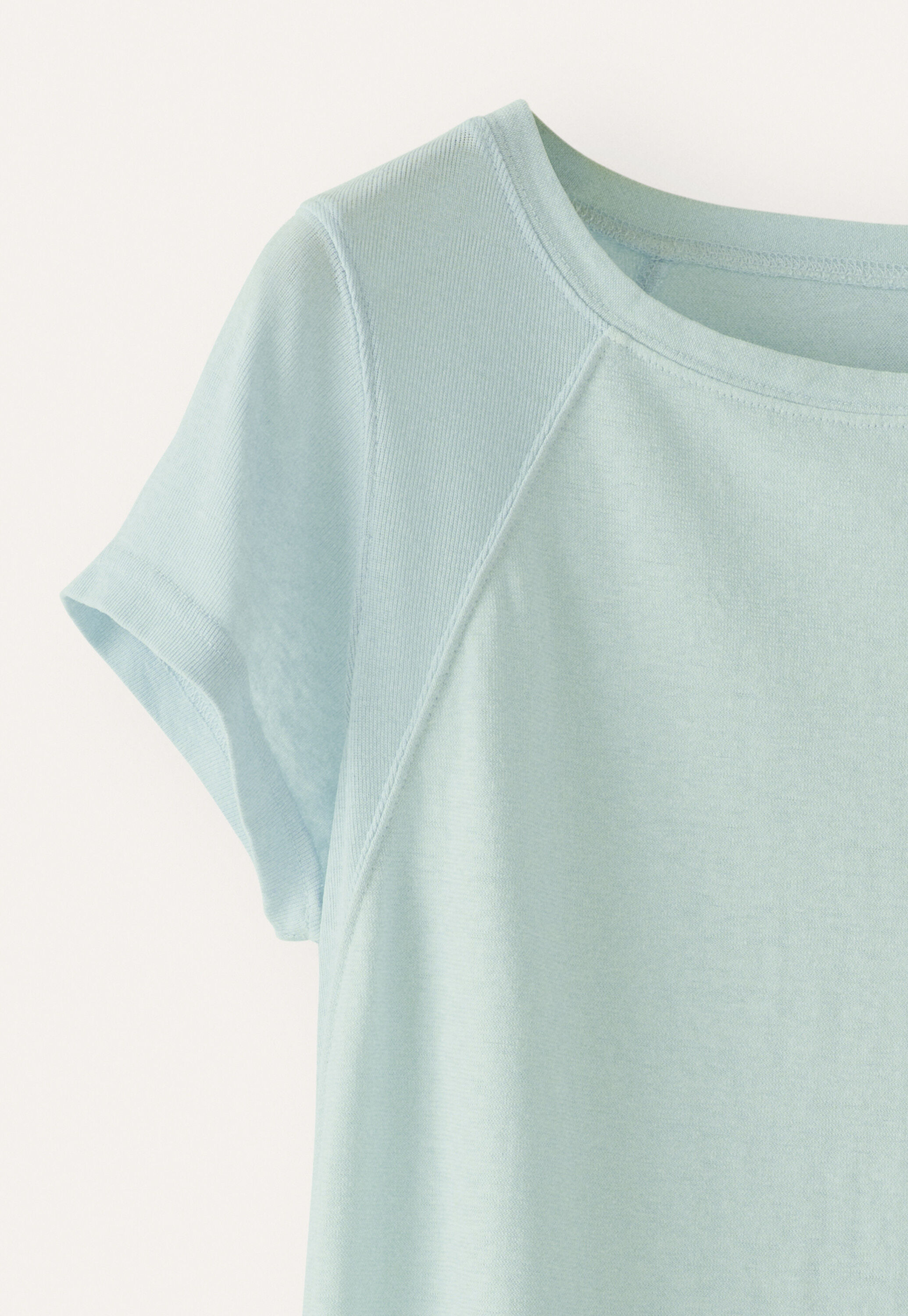 Raglan-sleeve top