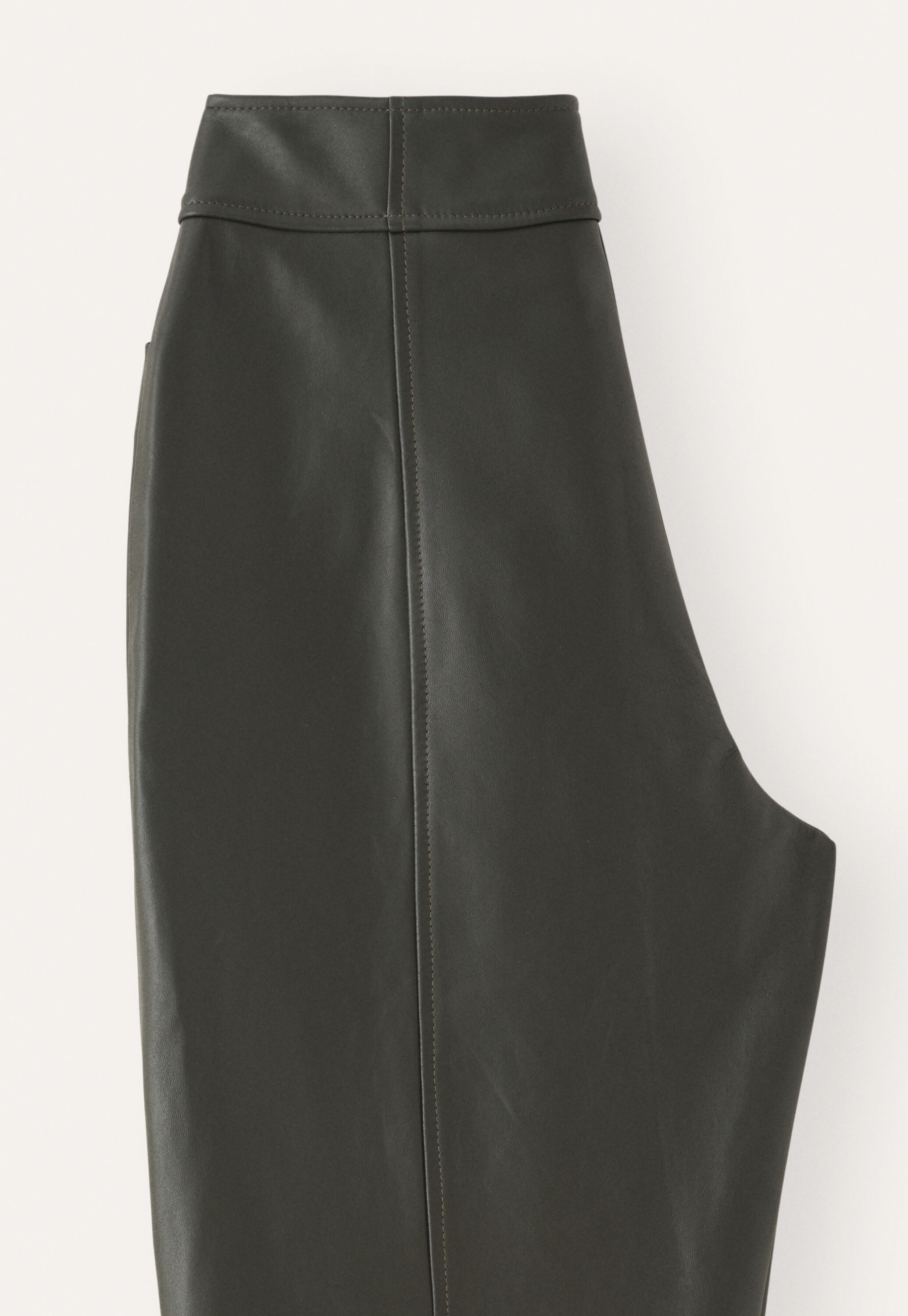 Tapered trousers