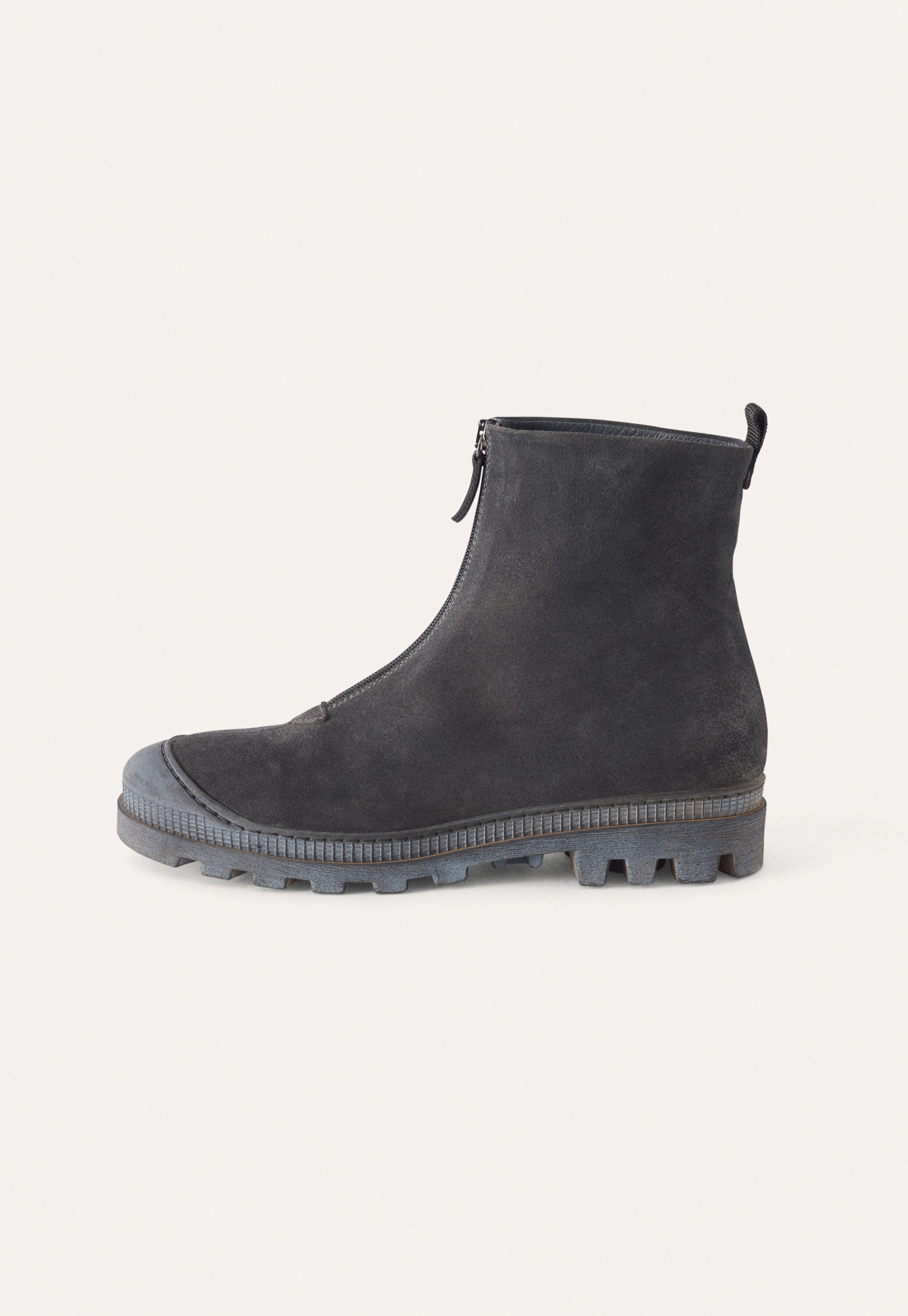 Zipped boots