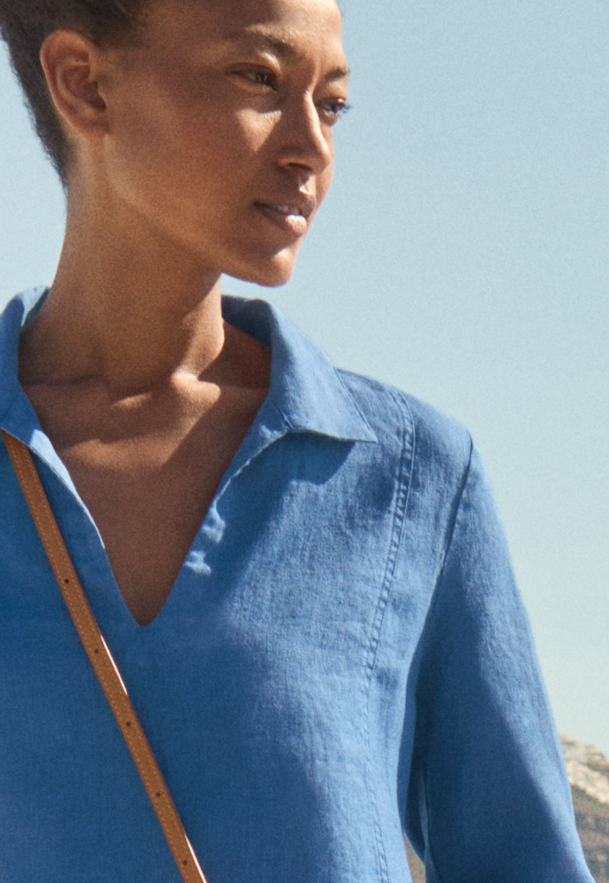 Notch-neck tunic