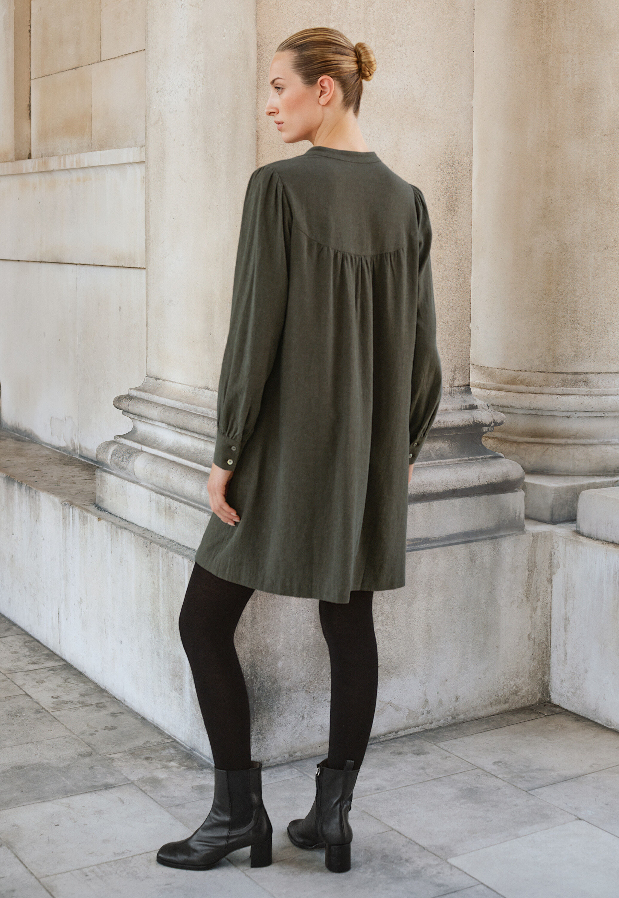 Semi-opaque tights
