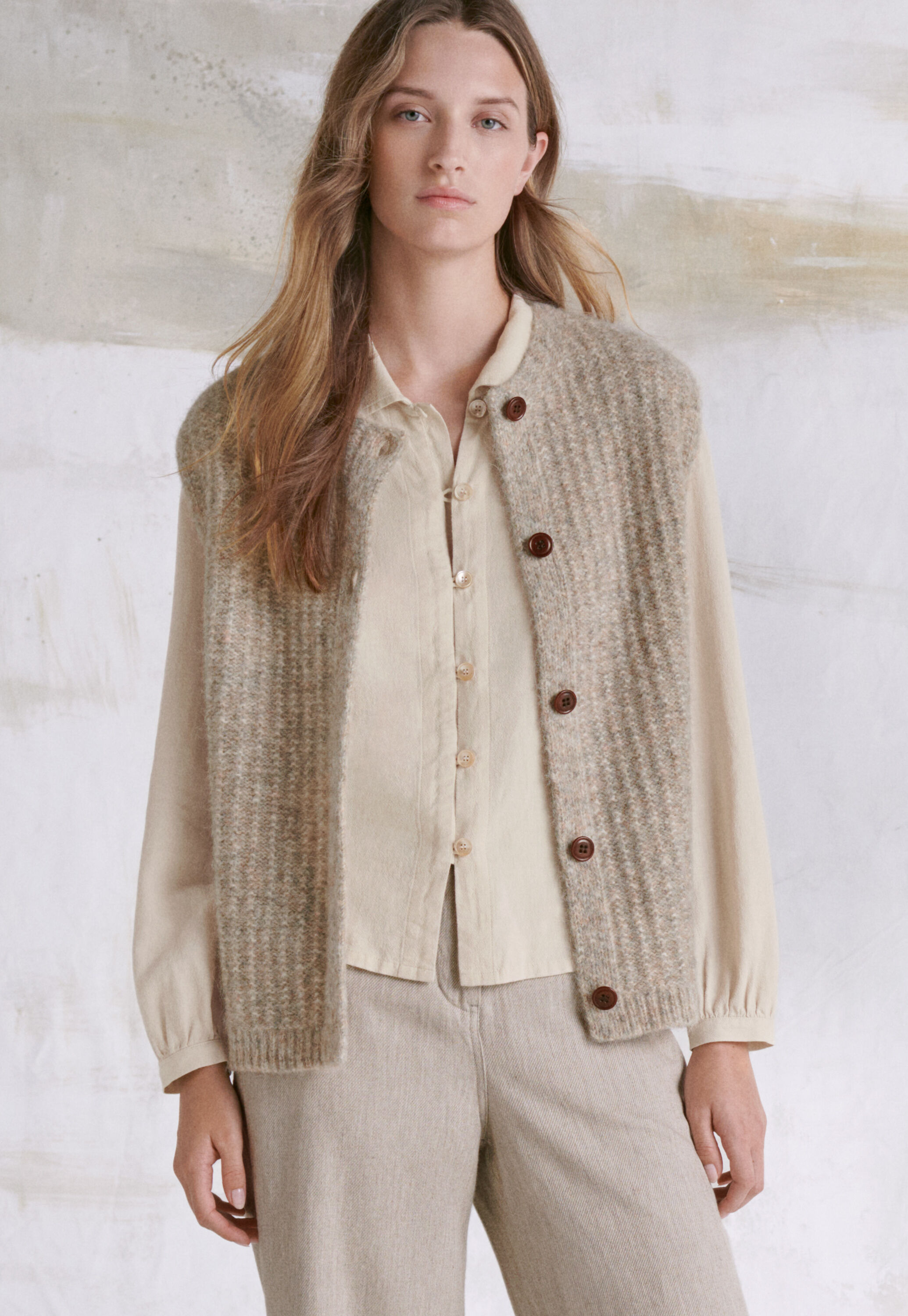 Sleeveless cardigan