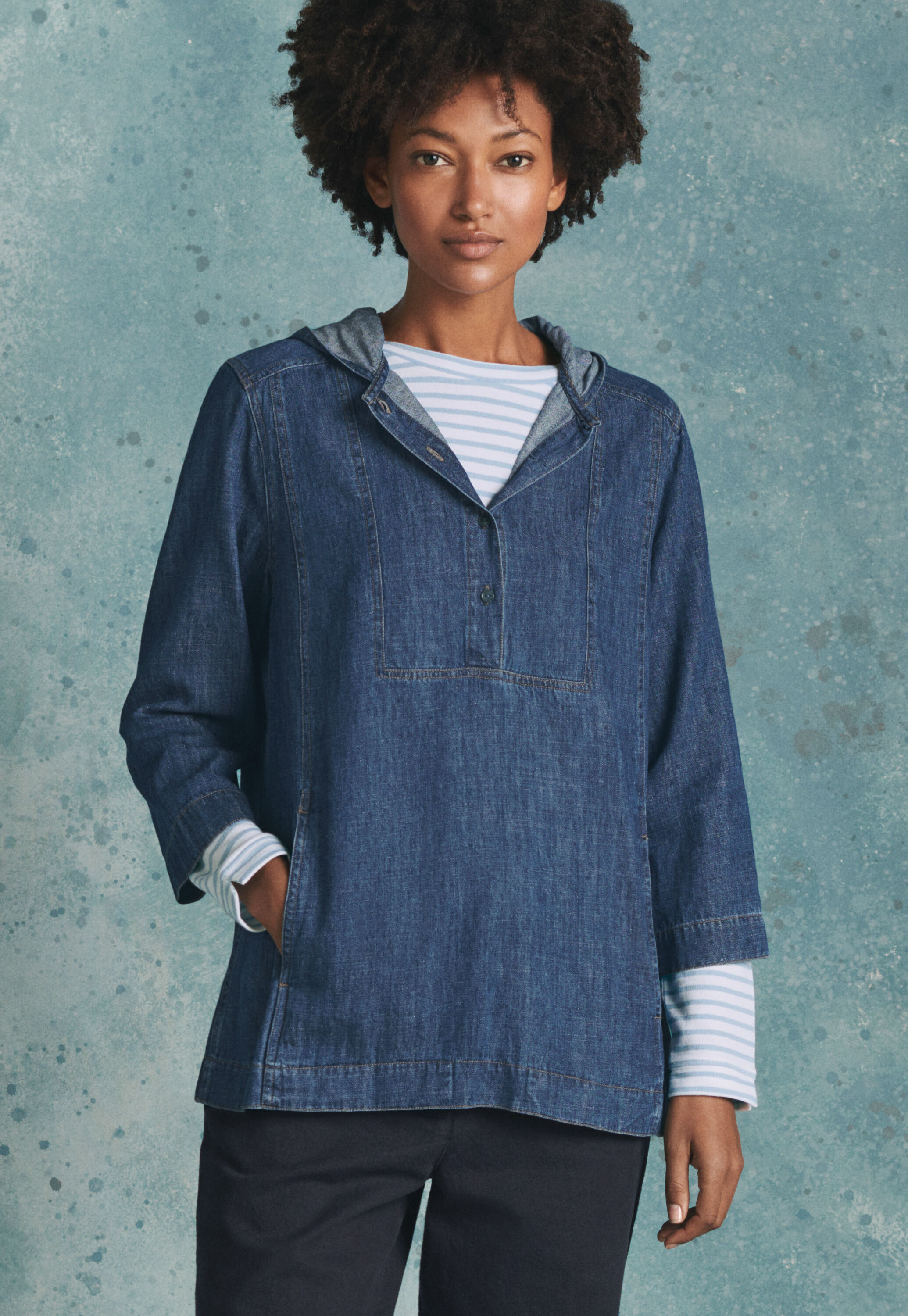 Indigo-dyed hooded top