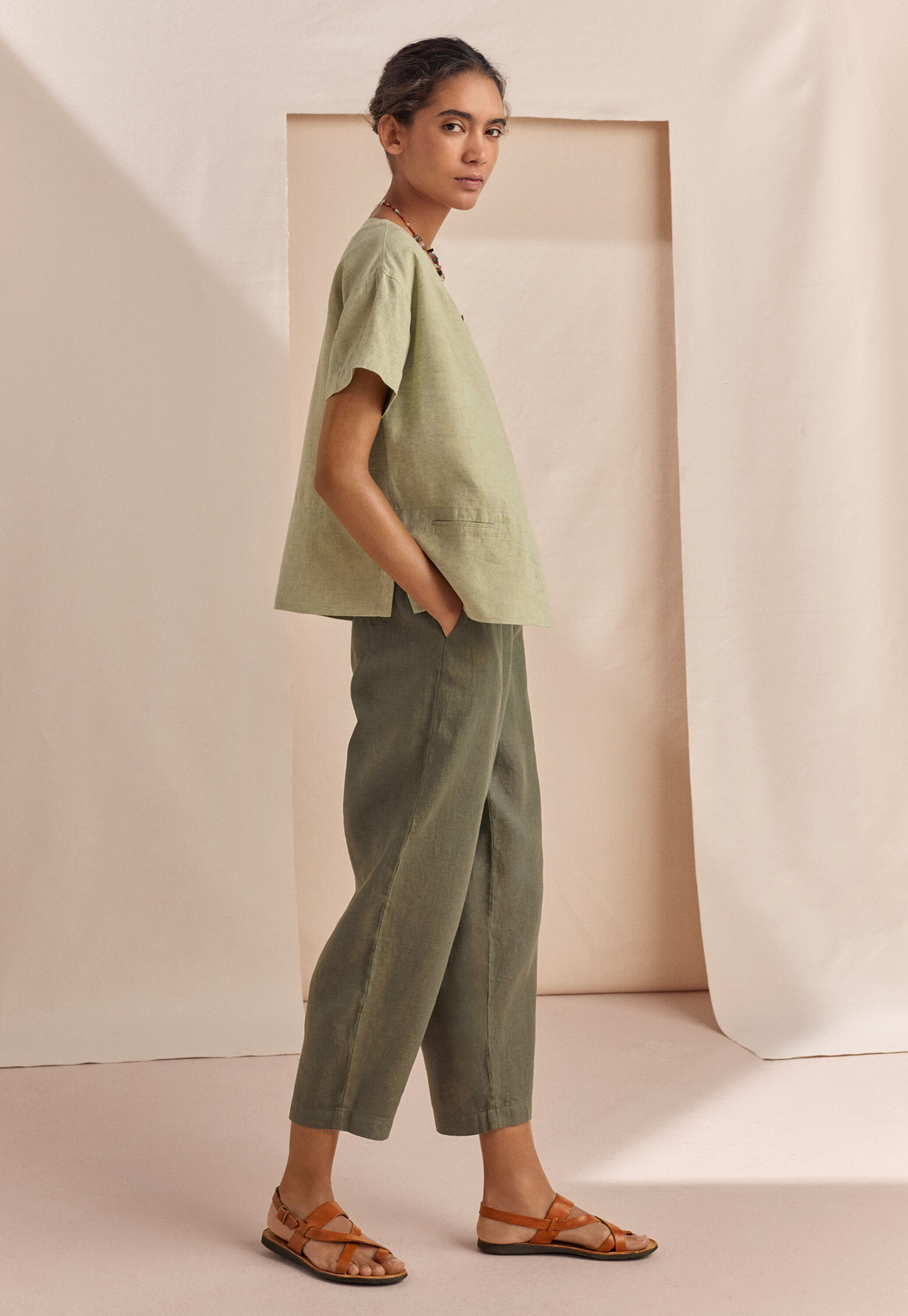 Short-sleeve blouse