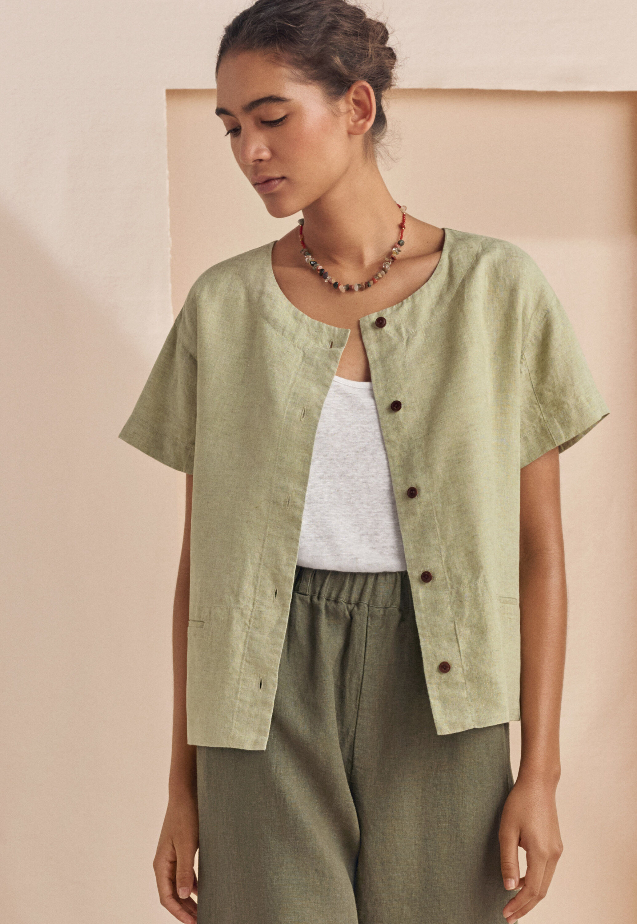Short-sleeve blouse