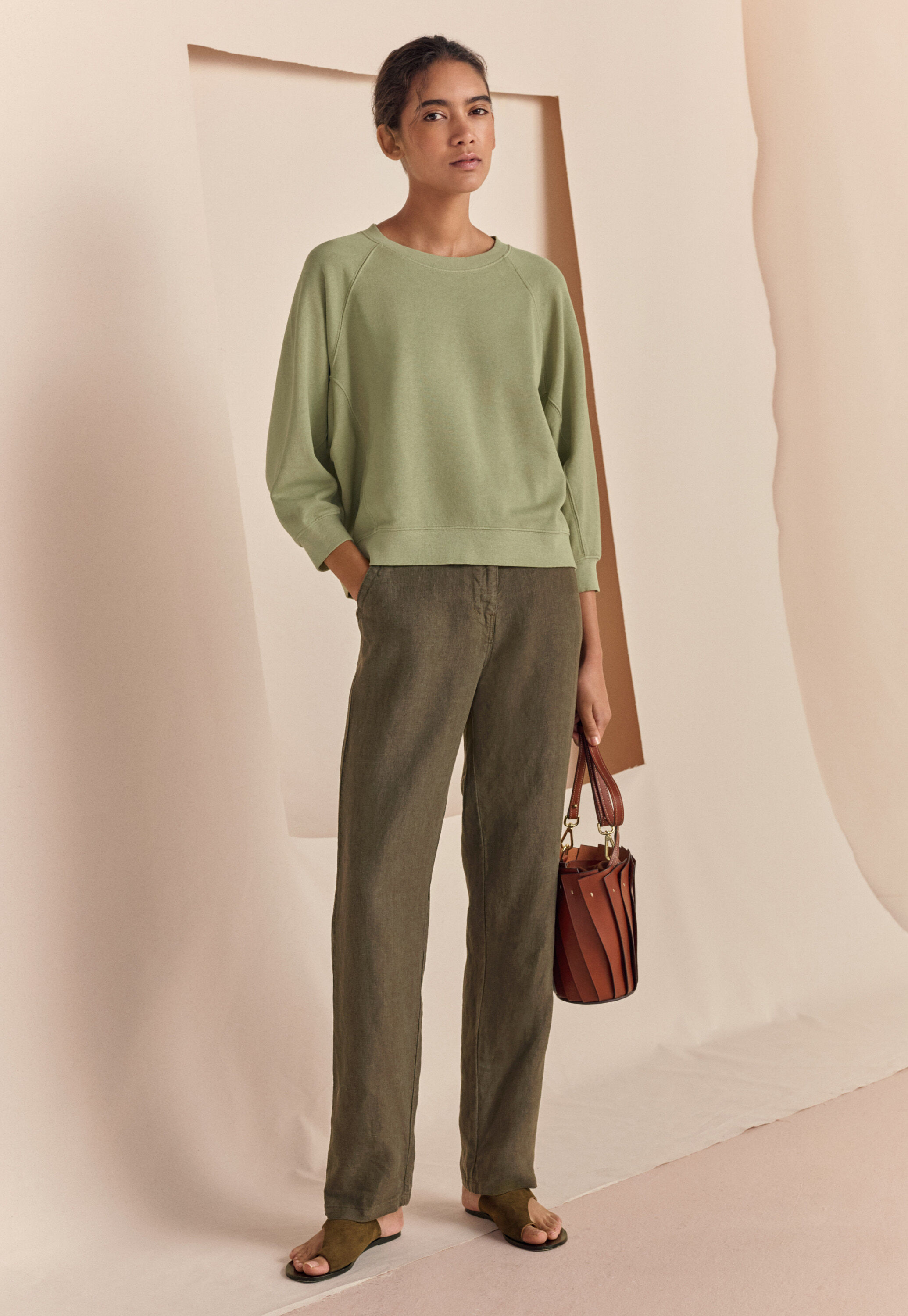 Raglan-sleeve top
