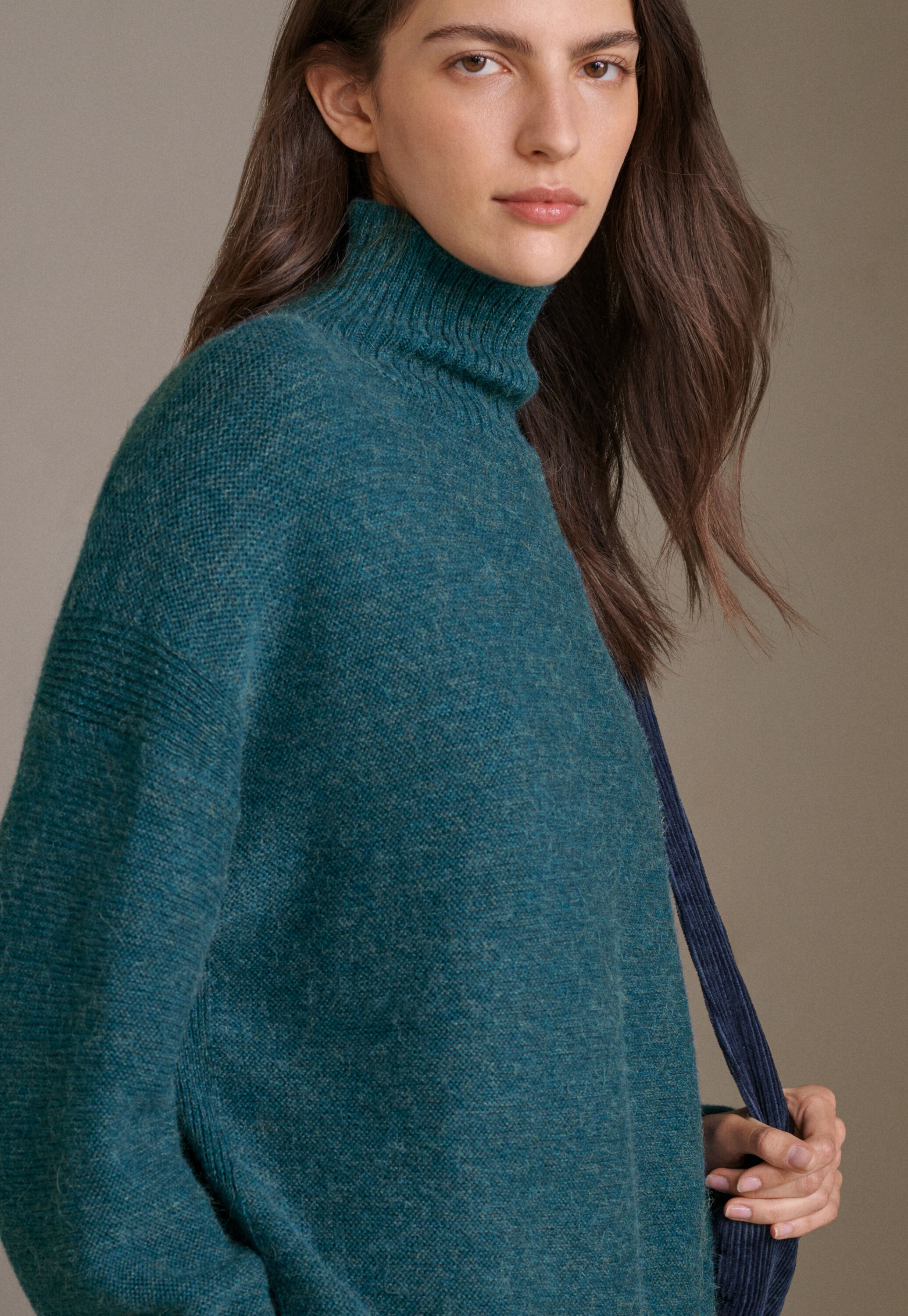 Reverse-stitch sweater