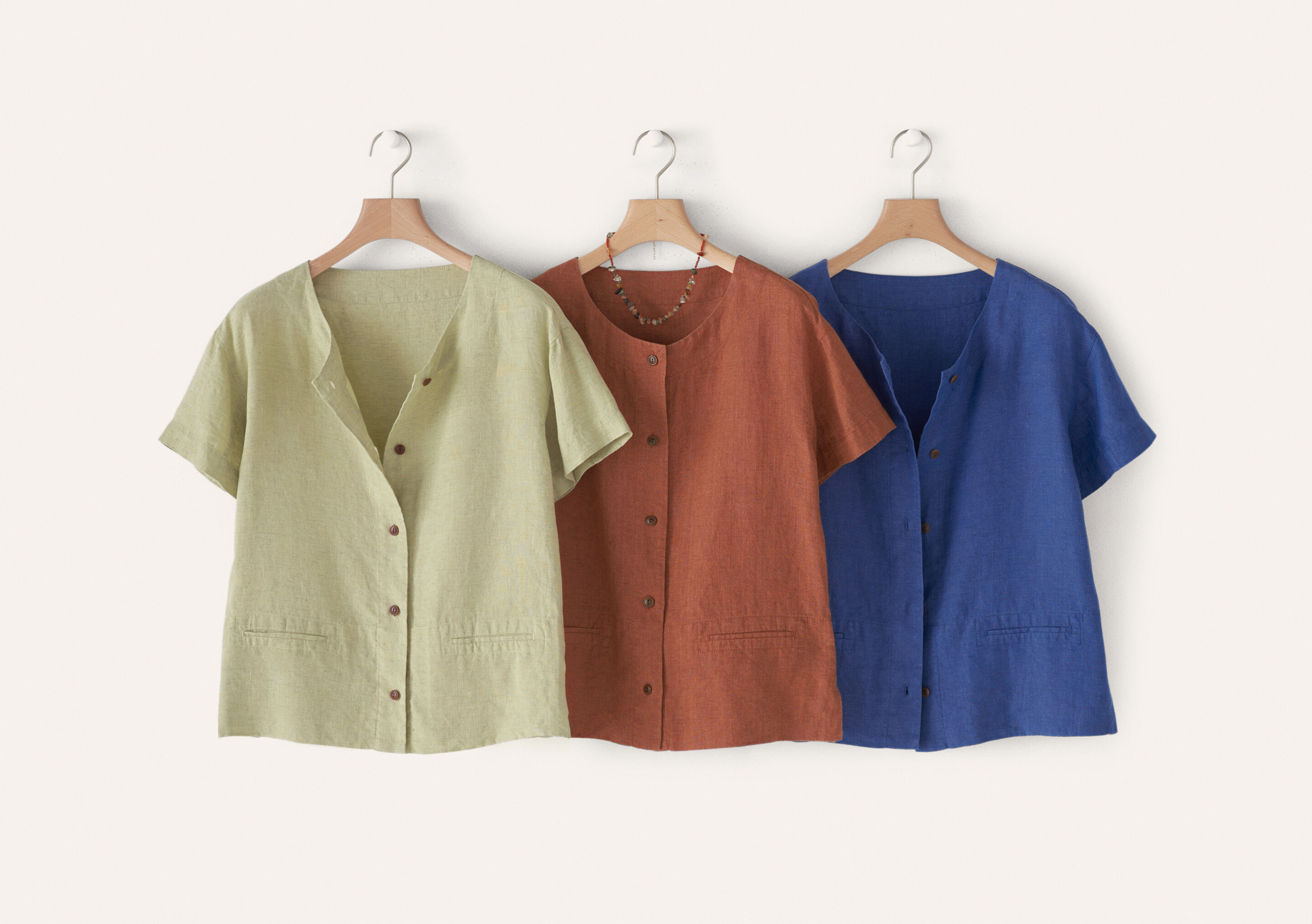 Short-sleeve blouse