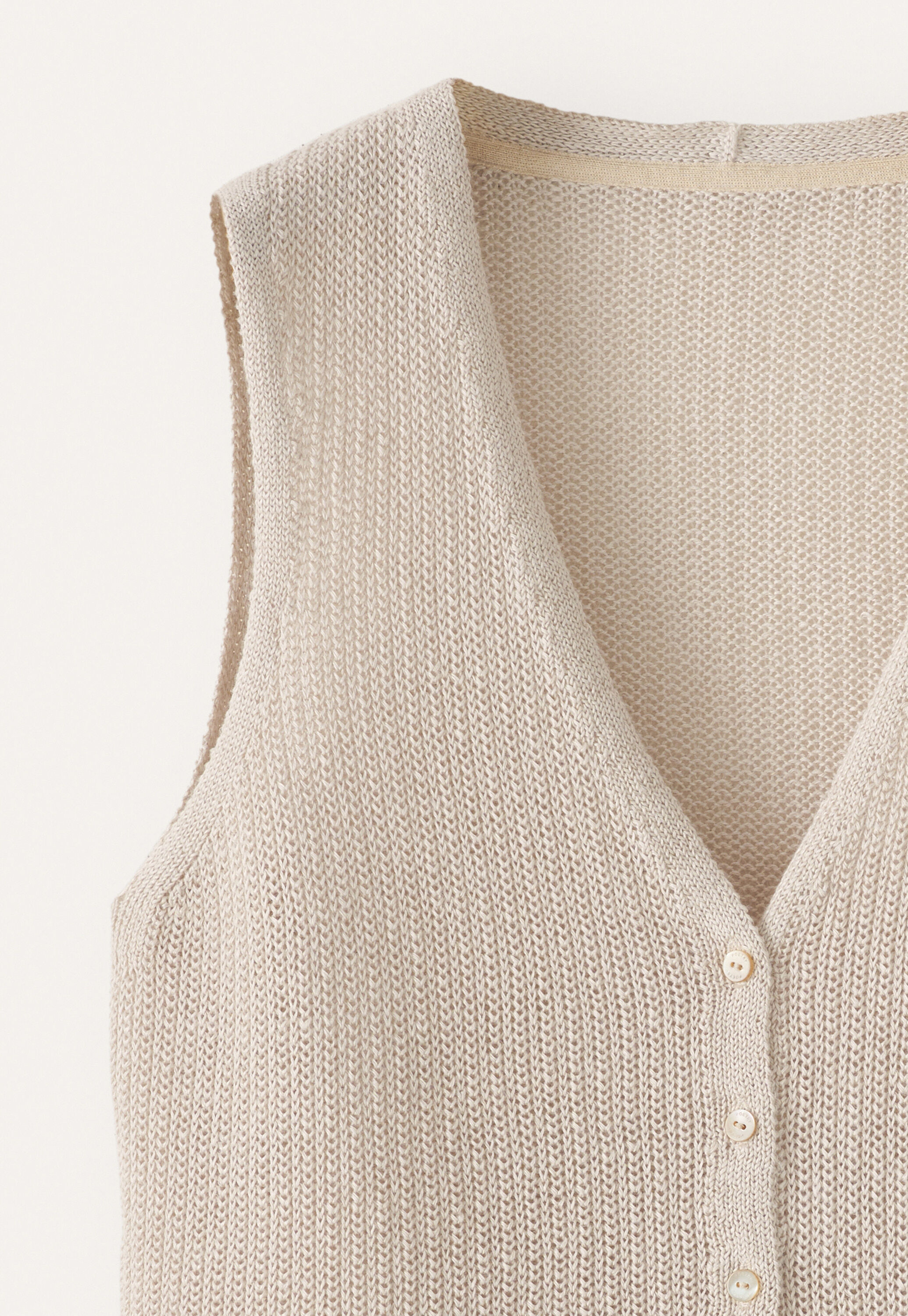 Sleeveless knitted top