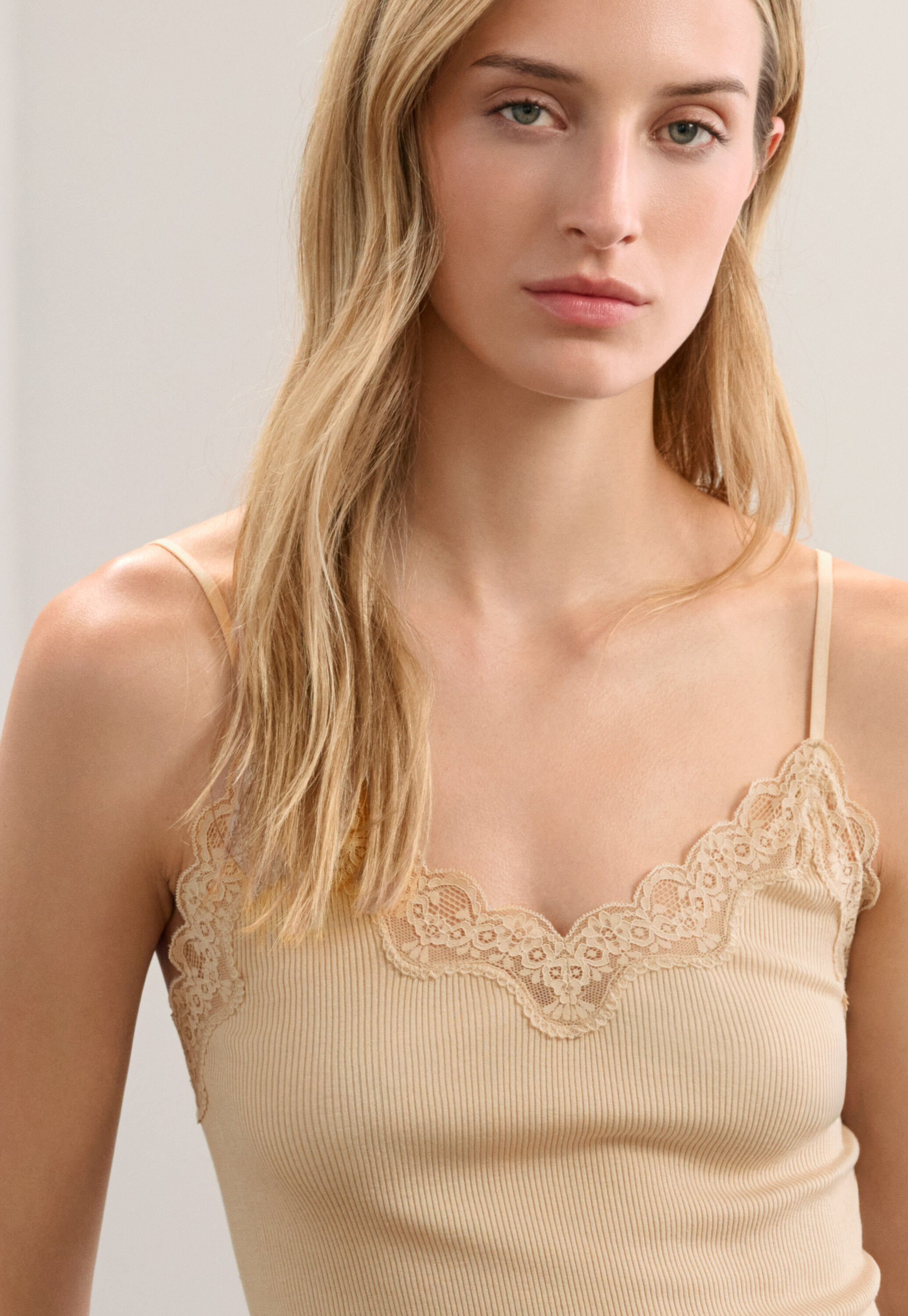 Lace-trim vest
